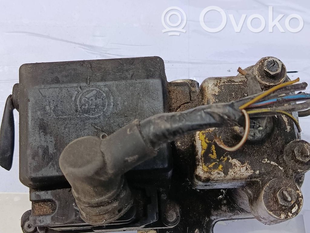 Opel Omega B1 Bomba de ABS 