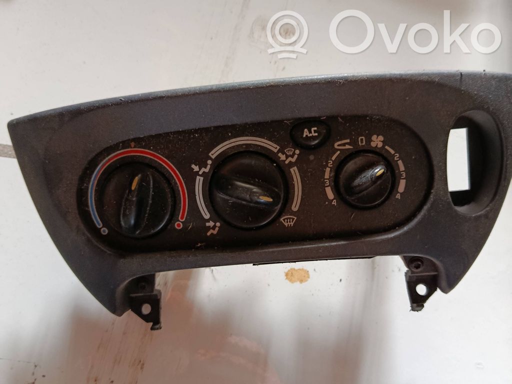 Renault Scenic I Climate control unit 