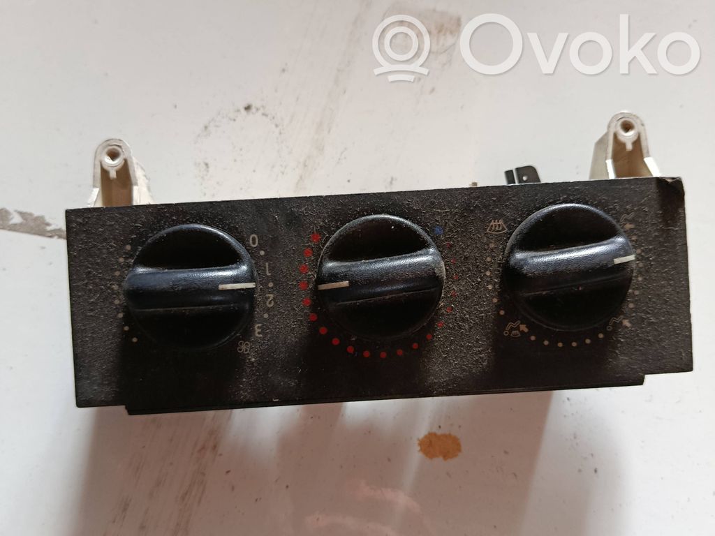 Renault Clio I Climate control unit 