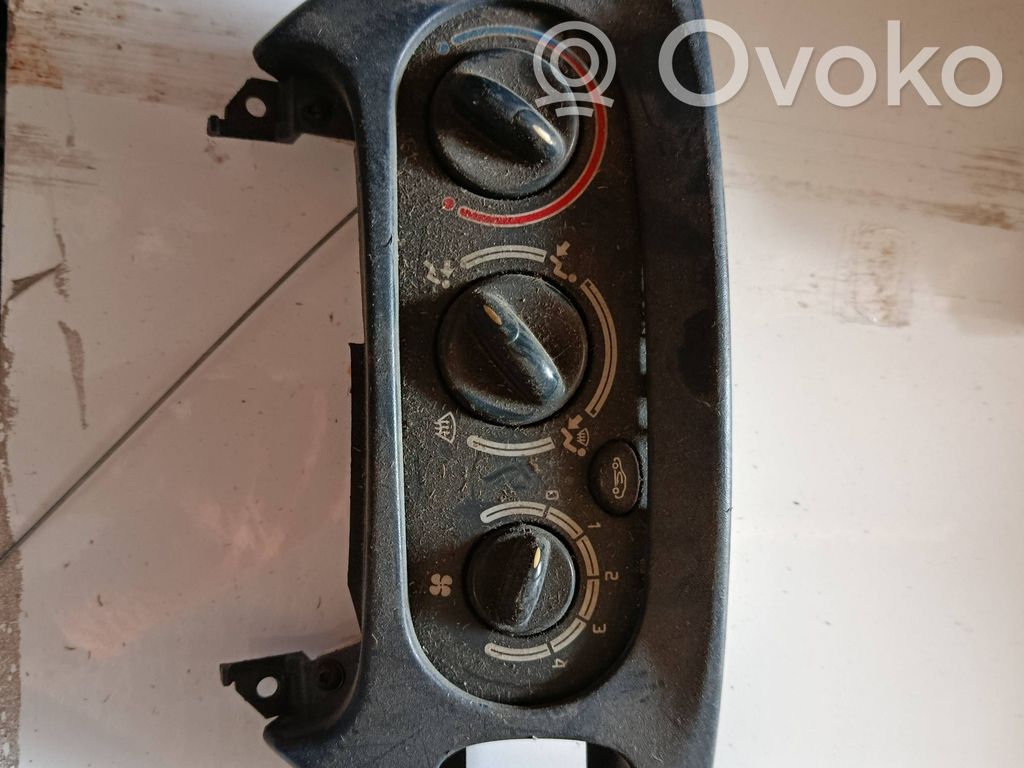 Renault Megane II Climate control unit 