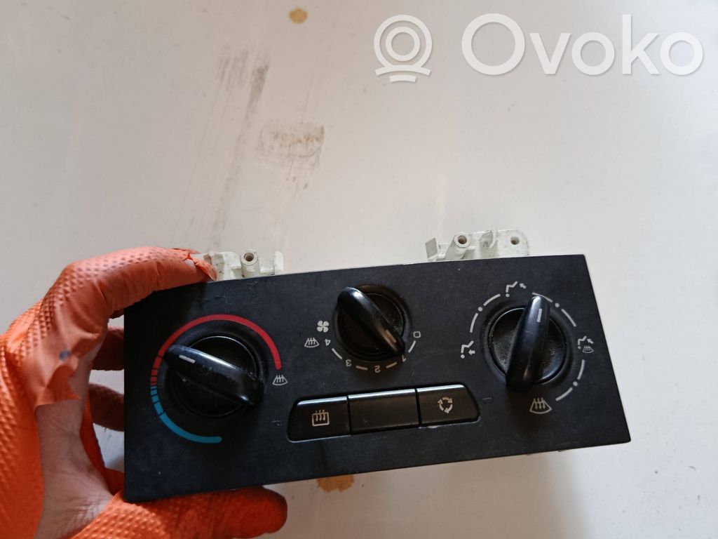 Citroen C4 Aircross Climate control unit 