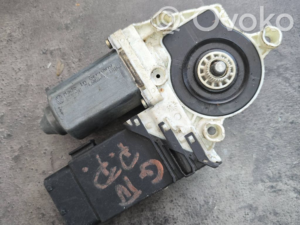 Volkswagen Golf IV Front door window regulator motor 