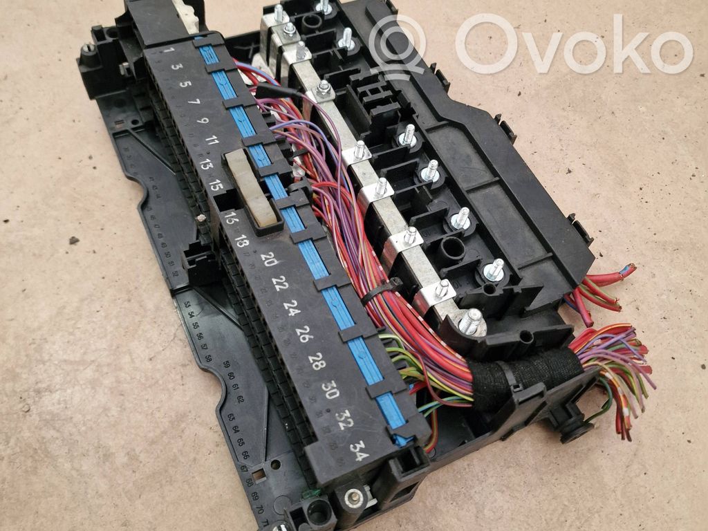 Fuse module   8364542