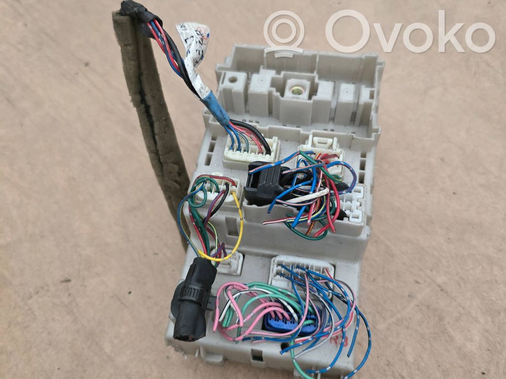 Toyota RAV 4 (XA20) Juego de caja de fusibles 