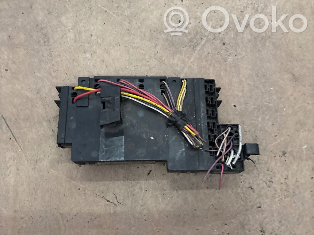 Renault Clio III Sicherungskasten komplett 