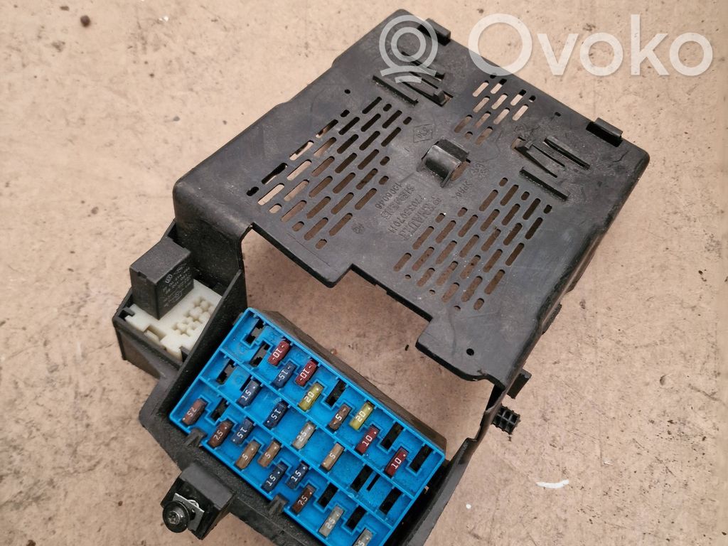 Renault Megane I Módulo de fusible 