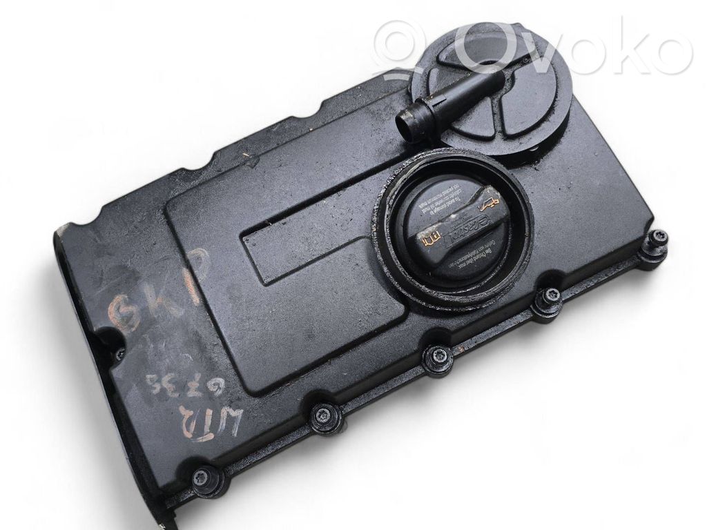 Audi A4 S4 B6 8E 8H Pokrywa zaworów 
