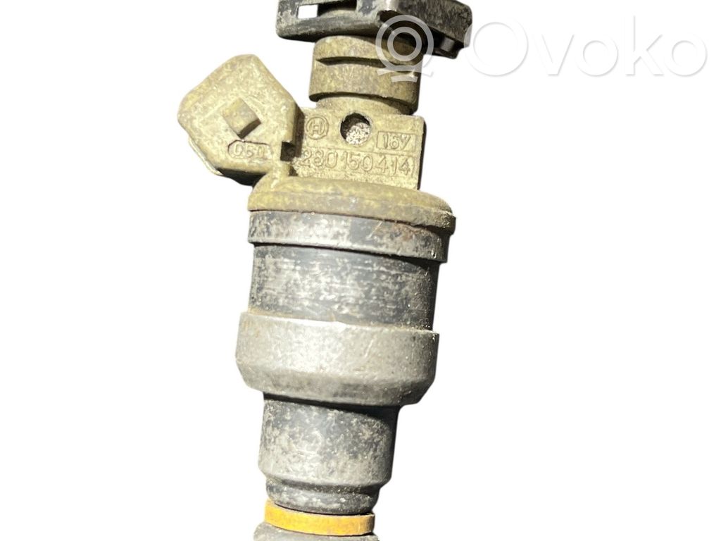 BMW 5 E34 Fuel injector 