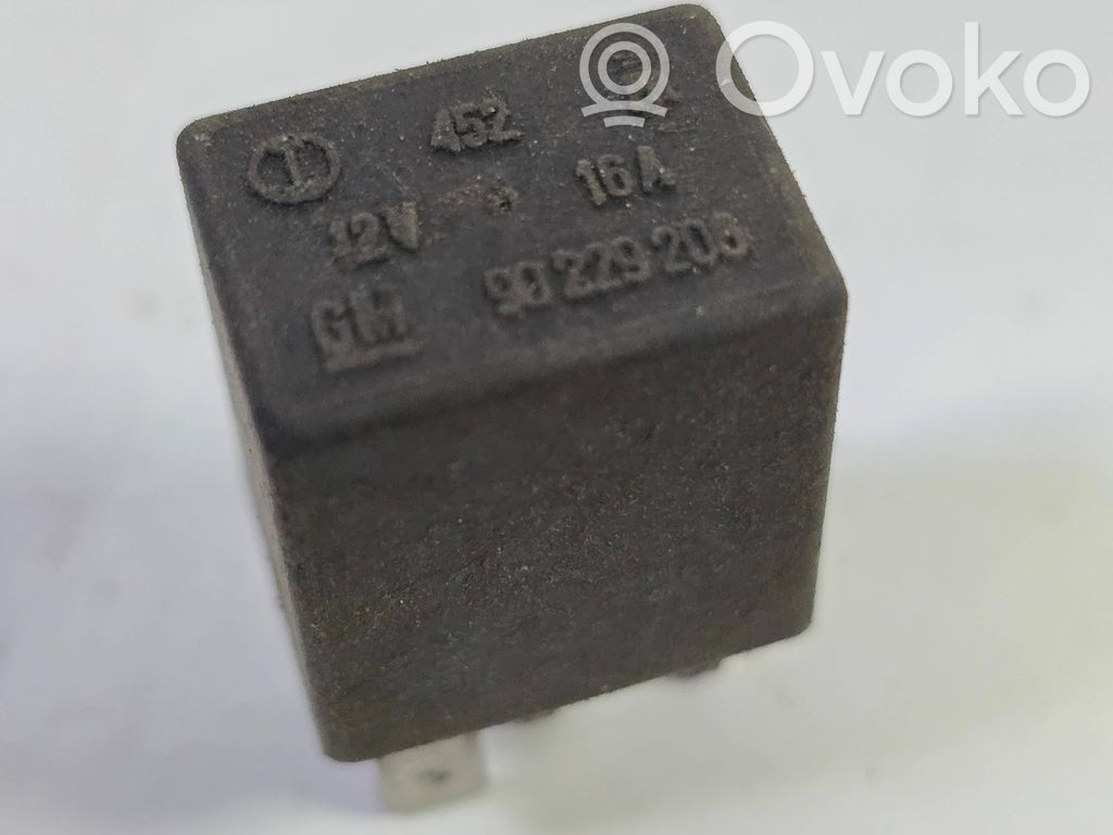 Opel Zafira A Muu rele 