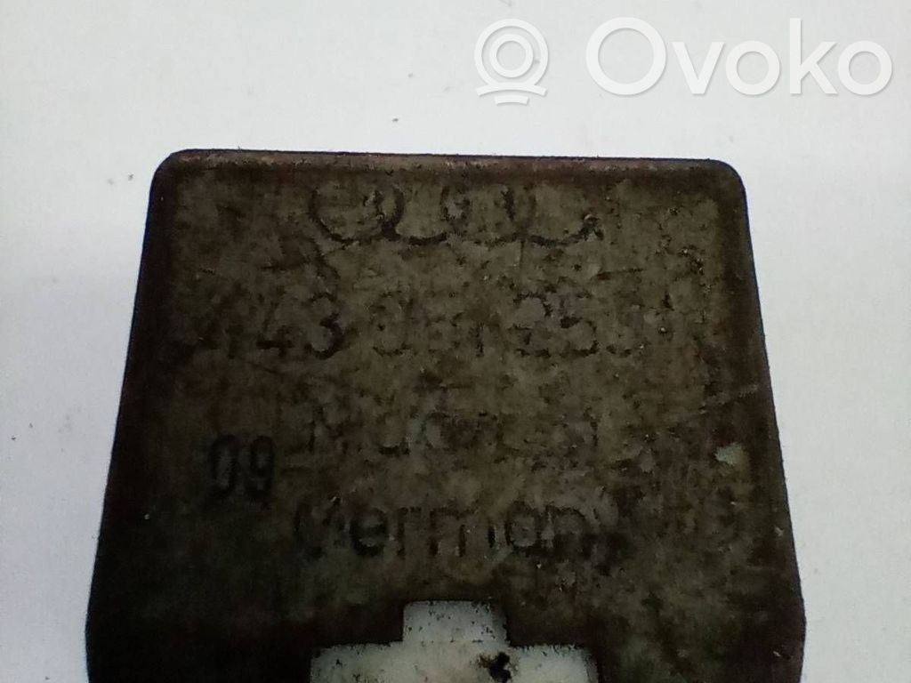 Audi A4 S4 B7 8E 8H Muu rele 