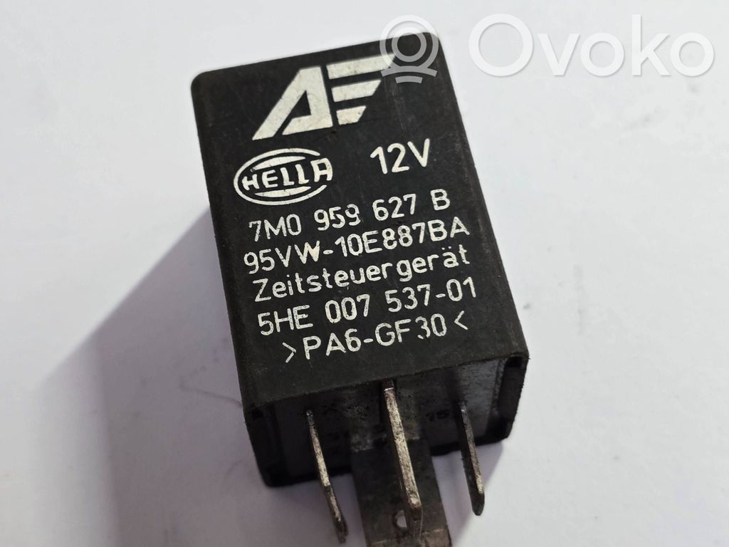 Audi A4 S4 B5 8D Muu rele 