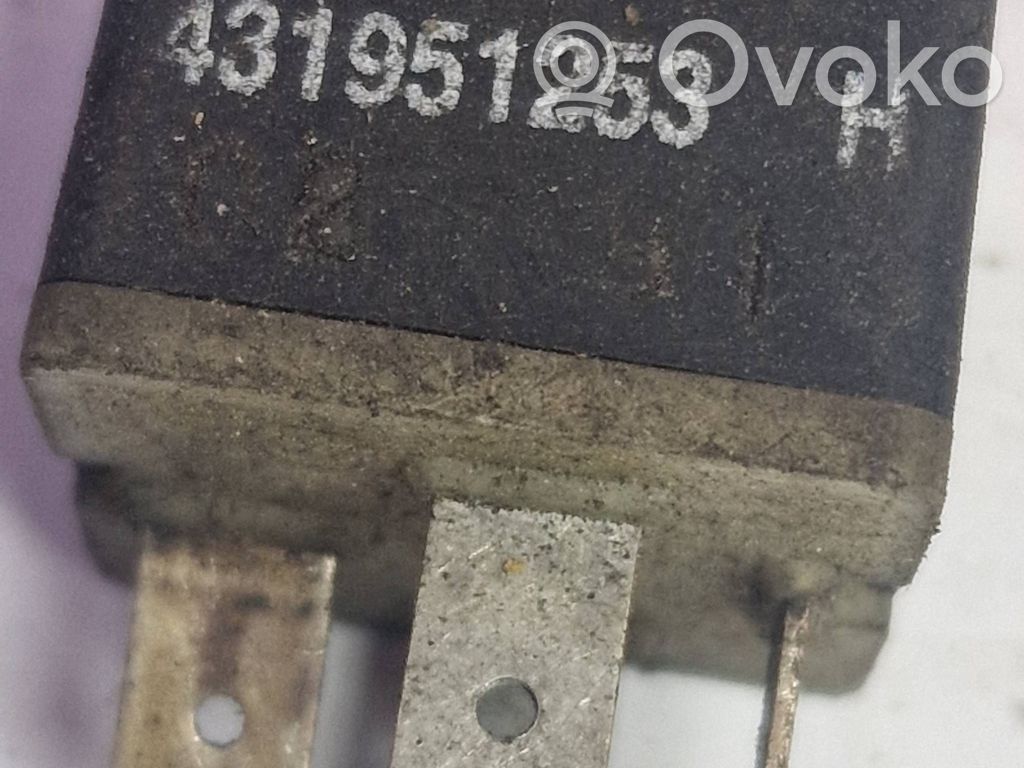 Audi A4 S4 B7 8E 8H Muu rele 