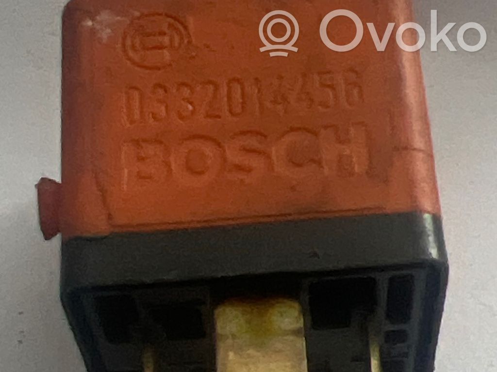 Audi A4 S4 B5 8D Kita rėlė 