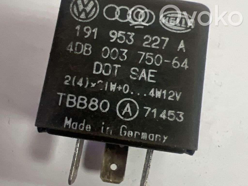 Audi A4 S4 B5 8D Muu rele 