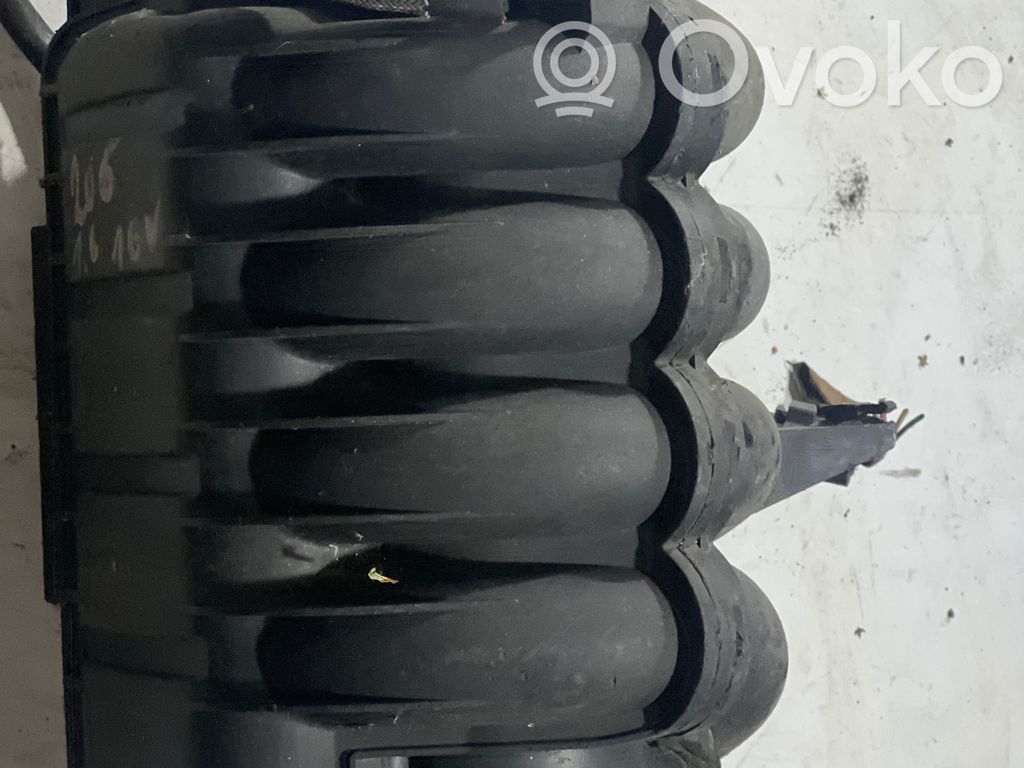 Peugeot 307 Kolektorius įsiurbimo 