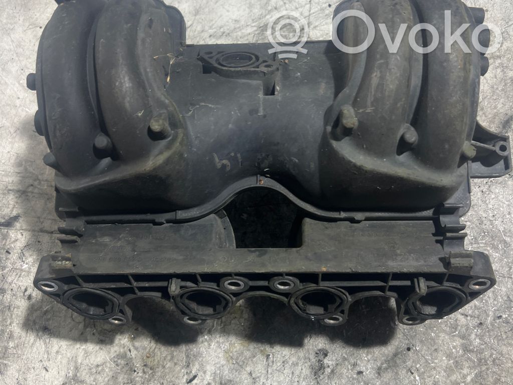 Volkswagen Polo III 6N 6N2 6NF Colector de admisión 