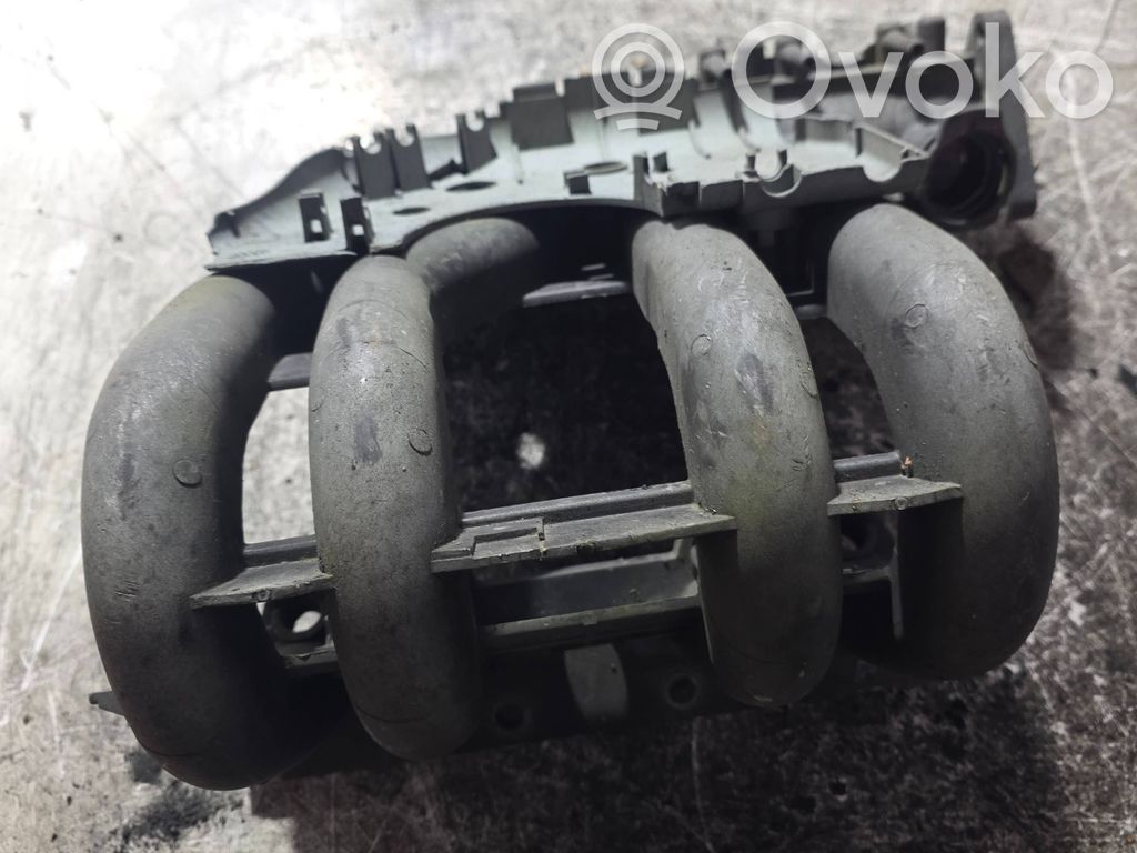 Renault Clio I Intake manifold 