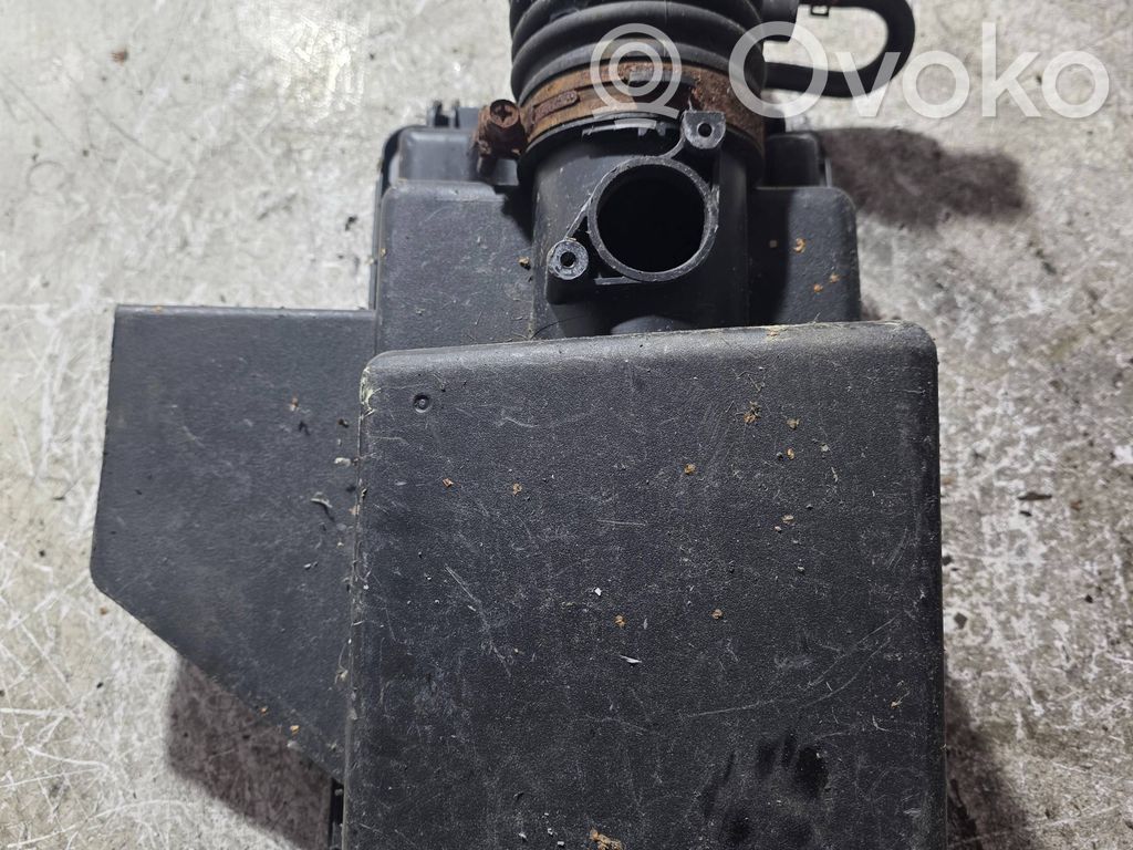 Mazda 6 Air filter box 