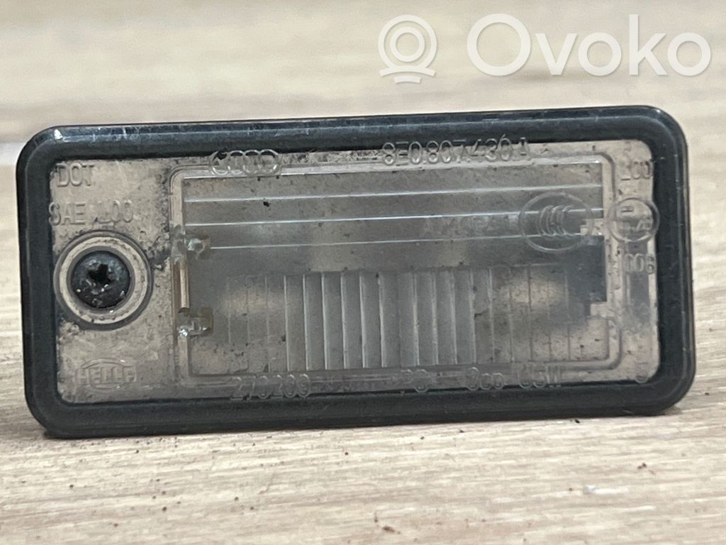 Audi A6 S6 C6 4F Éclairage de plaque d'immatriculation 