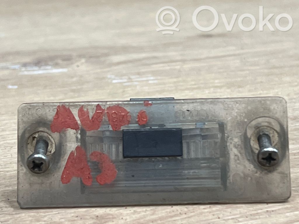 Audi A4 S4 B5 8D Éclairage de plaque d'immatriculation 