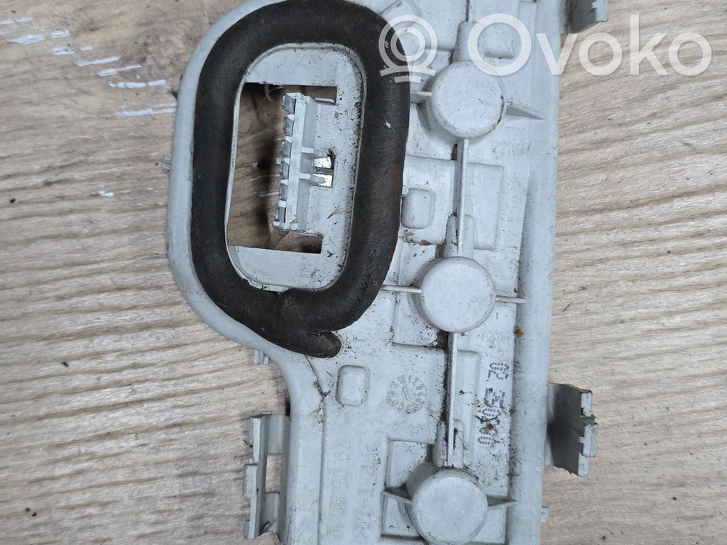 Opel Astra G Aizmugures spuldzes vāka turētājs 