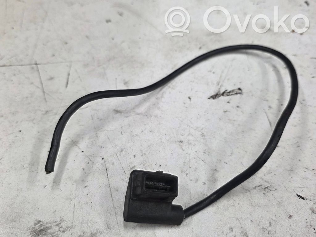 Camshaft position sensor   17240562