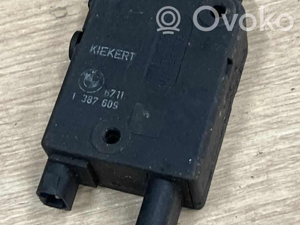 BMW 3 E36 Motor de bloqueo de puertas 