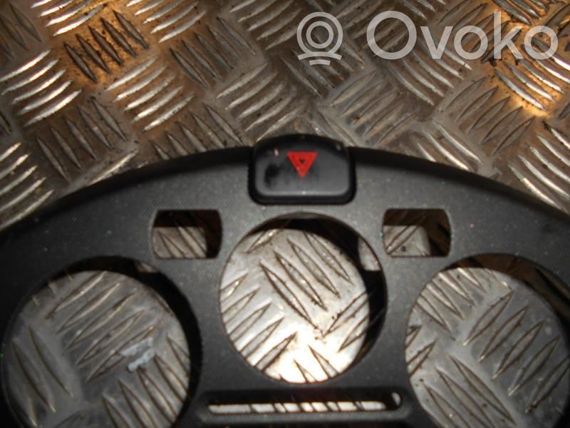Nissan Note (E11) Hazard light switch 