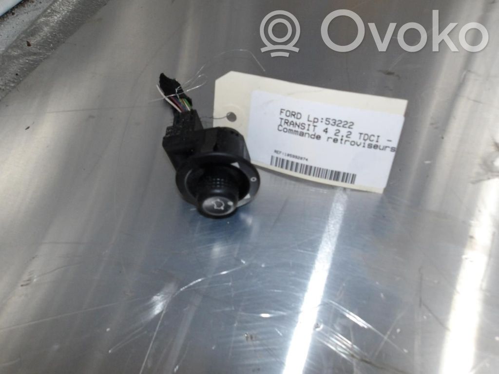 Wing mirror switch