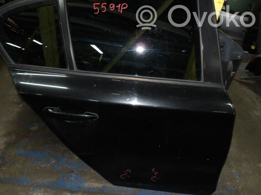 Rear door   41525A2A384