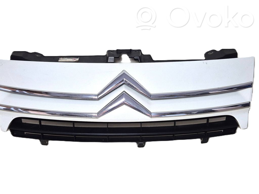 Citroen Jumpy Front bumper upper radiator grill 