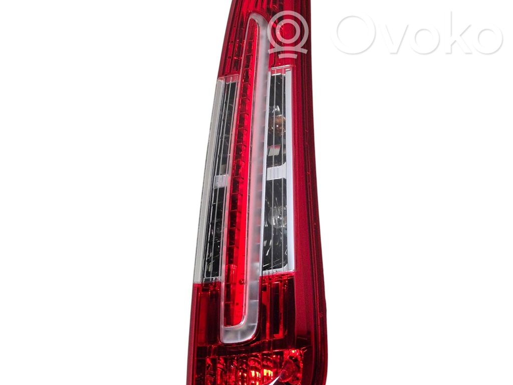 Ford C-MAX I Rear/tail lights 