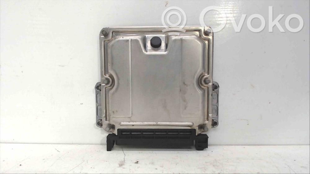 Unidad de control/módulo del motor   0281010749