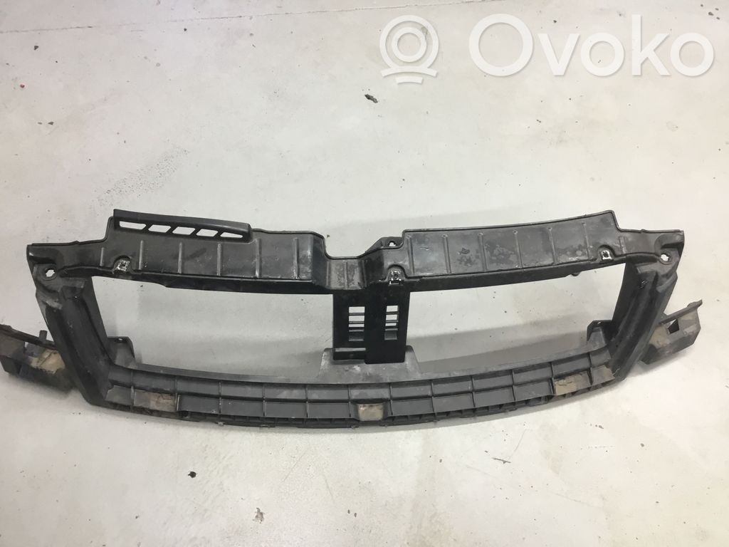 Audi A4 S4 B6 8E 8H Parachoques delantero 
