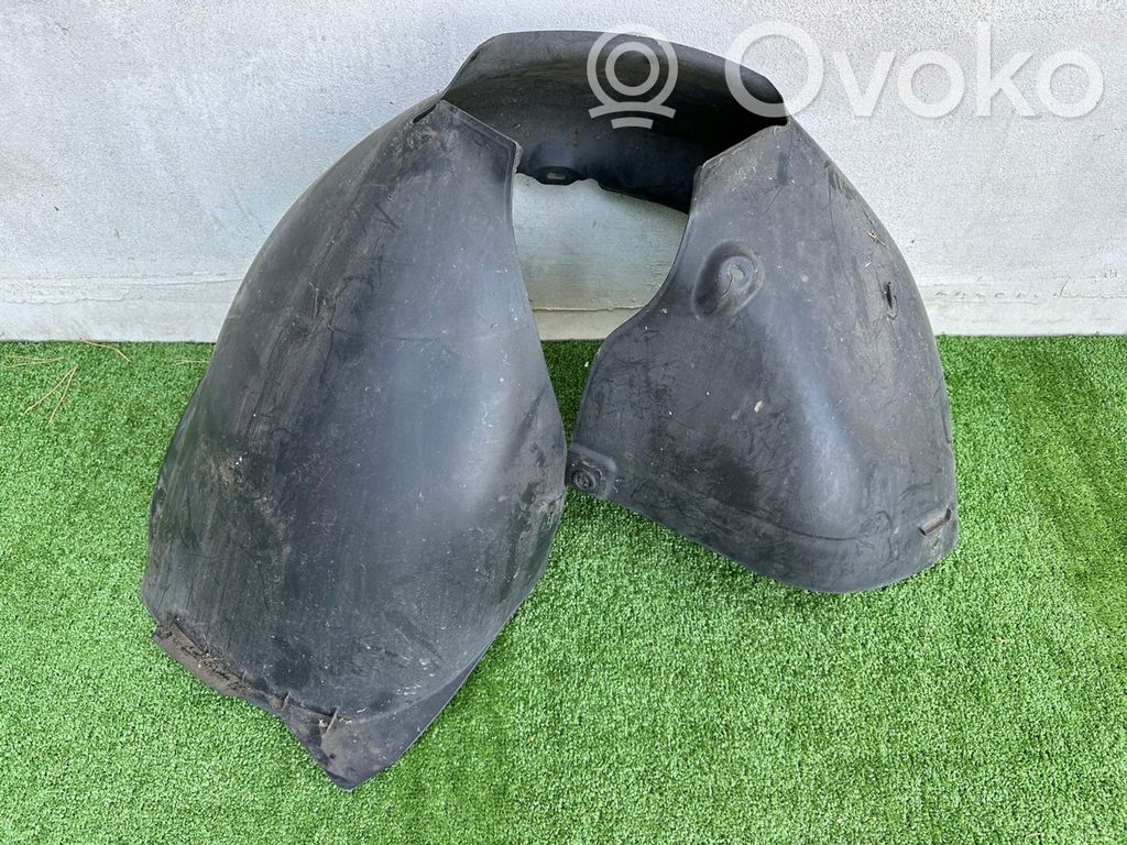 Volkswagen Golf V Revestimientos de la aleta antisalpicaduras delanteros 