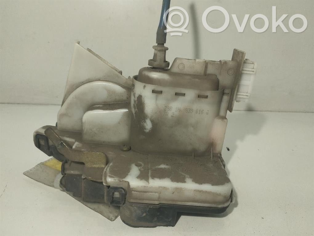 Volkswagen Golf III Aizmugurē slēdzene 