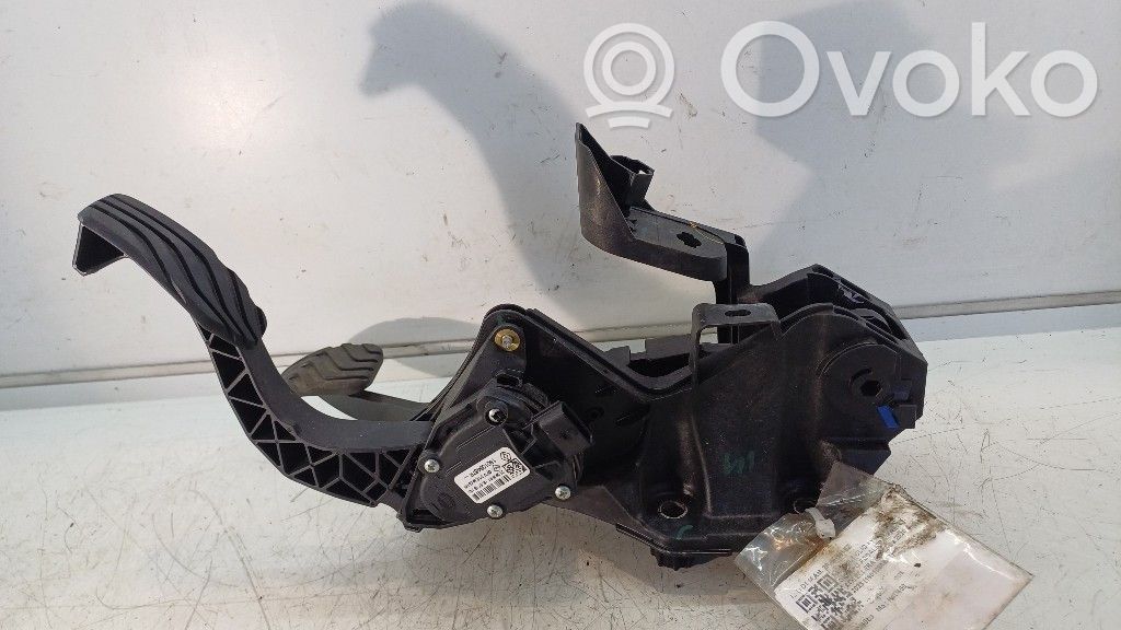 Renault Clio V Brake pedal 