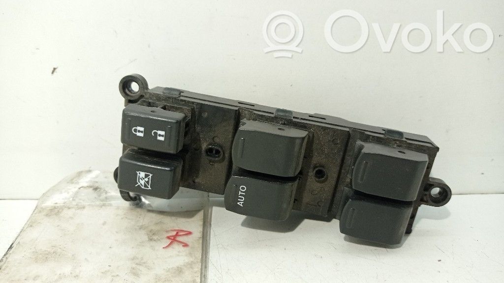 Suzuki Swift II Electric window control switch 