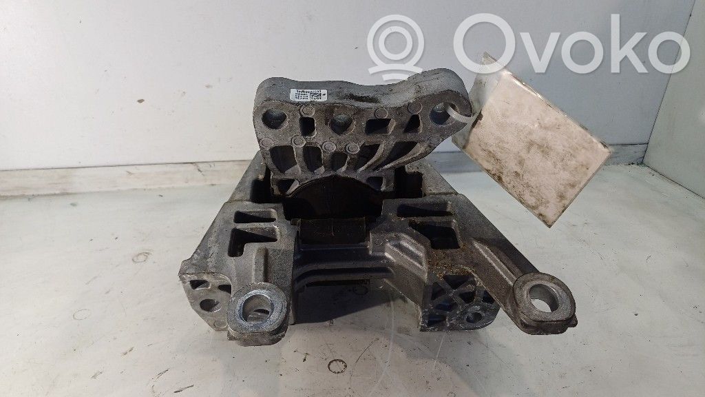 Jeep Compass Engine mounting bracket 