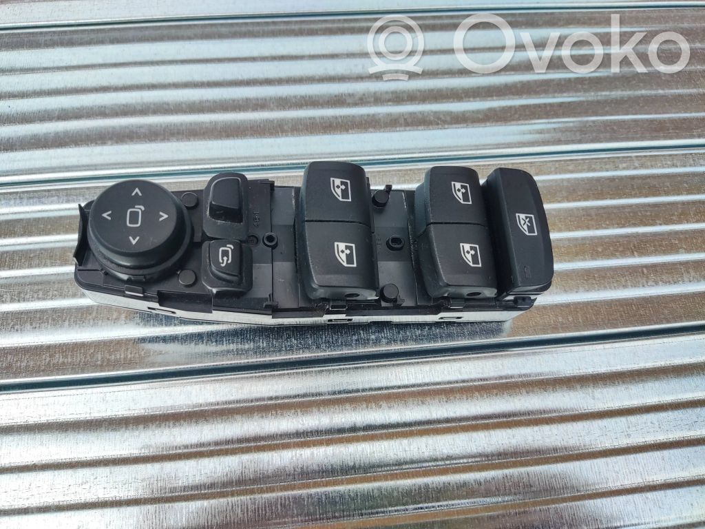 BMW 5 G30 G31 G38 Electric window control switch 