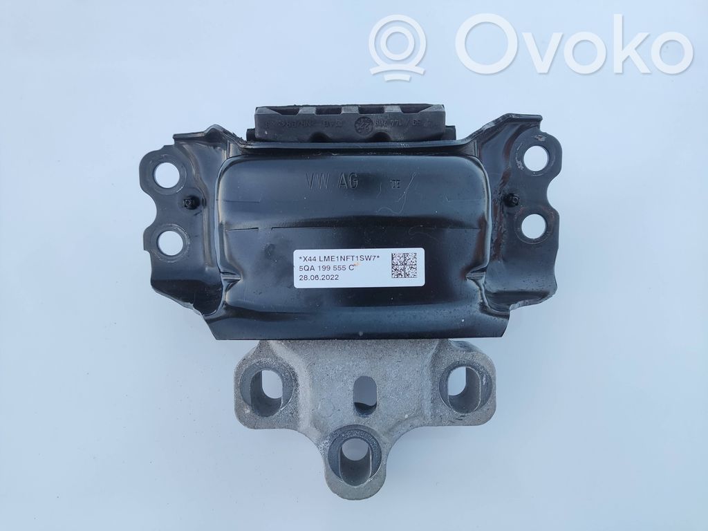 Volkswagen Touran III Engine mount bracket 