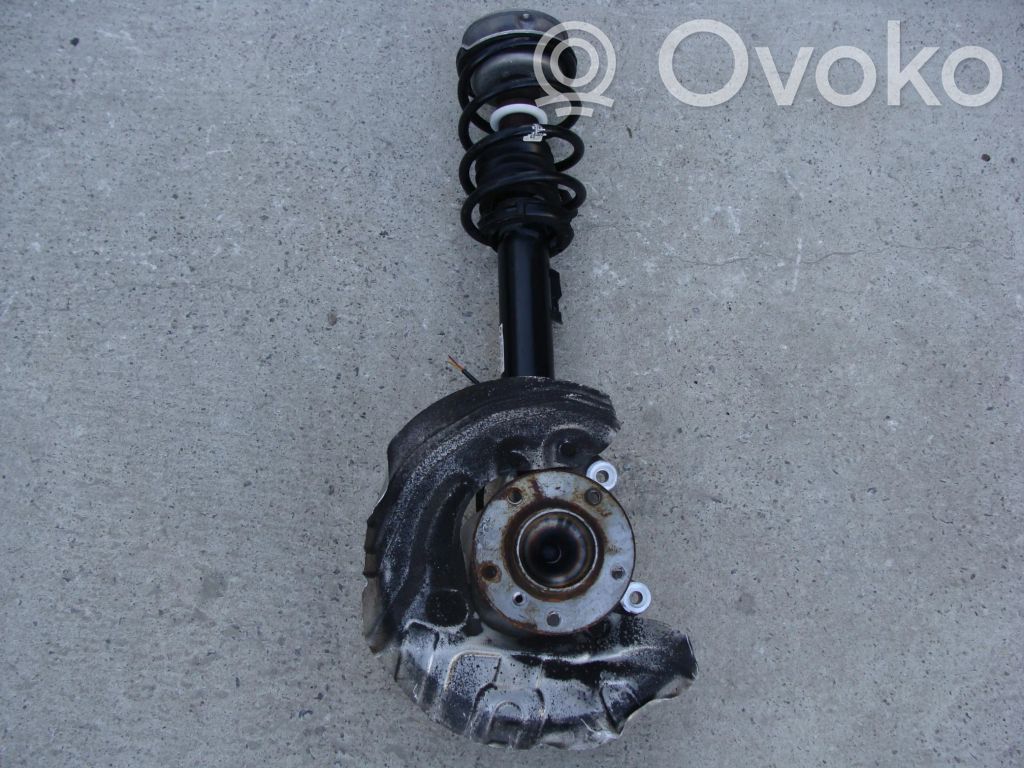 BMW X1 E84 Priekšējā riteņa rumbas vārpstas šarnīrs (stupica, capfa) 
