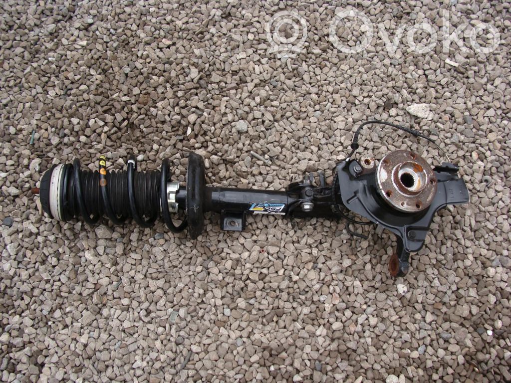 Fiat 500L Zwrotnica koła przedniego 