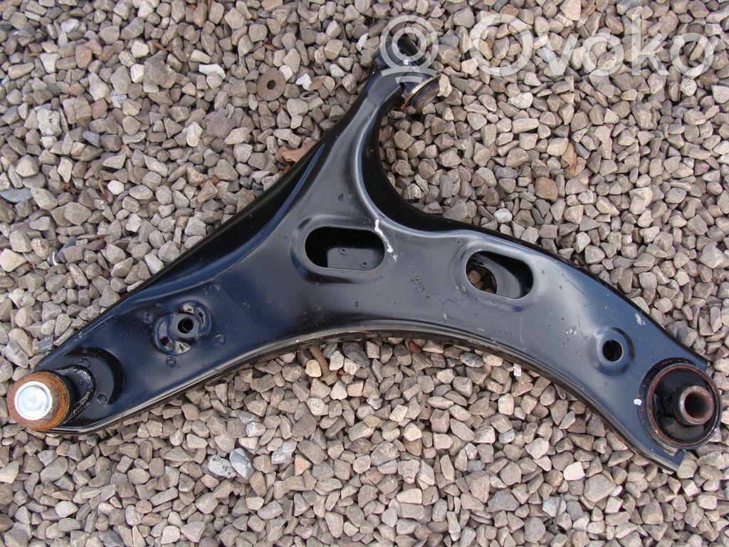 Subaru Forester SK Braccio di controllo sospensione anteriore 