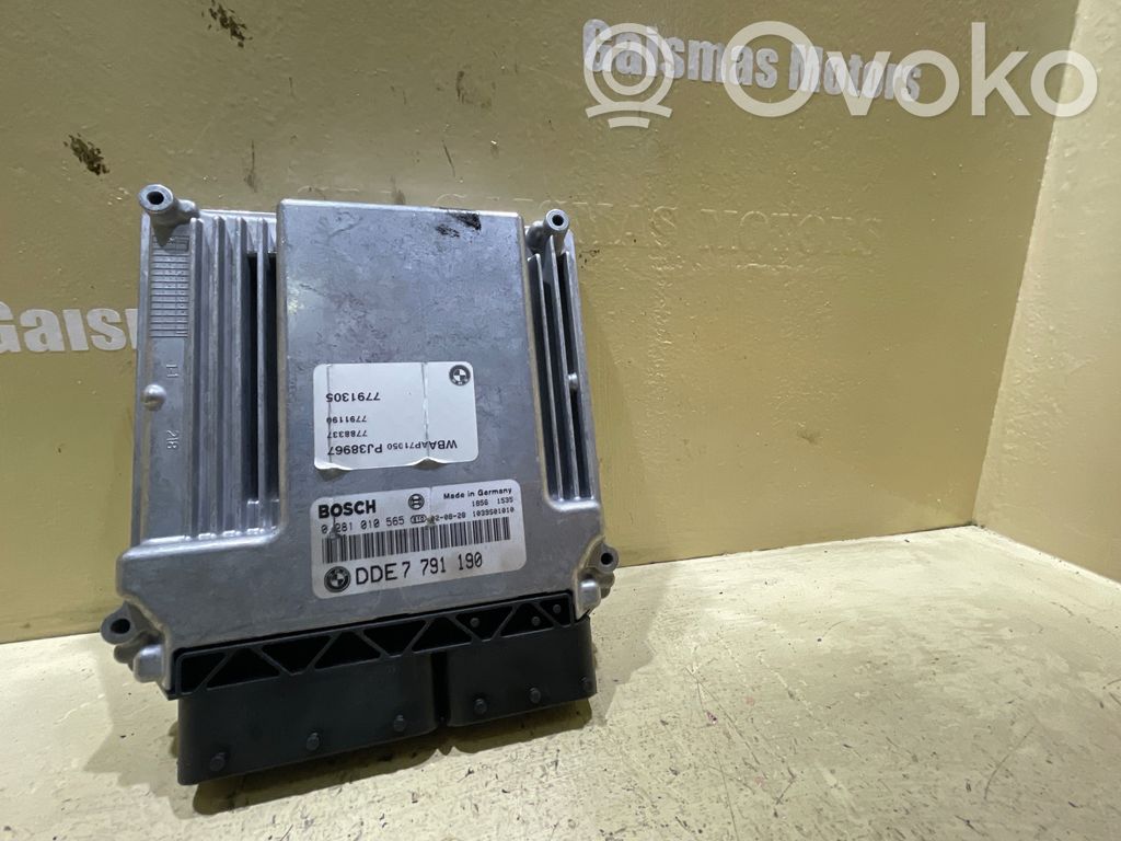 Unidad de control/módulo del motor   0281010565