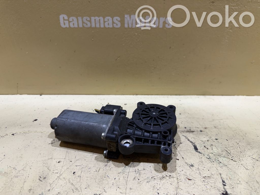 BMW 3 E46 Rear door window regulator motor 
