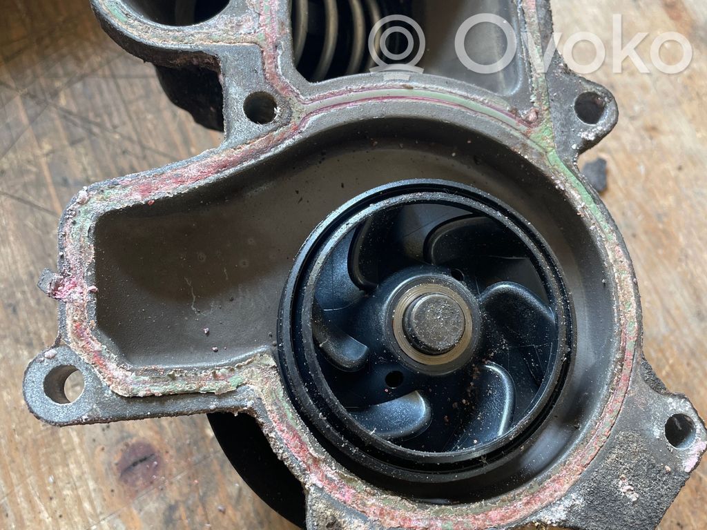 BMW 3 E90 E91 Water pump 