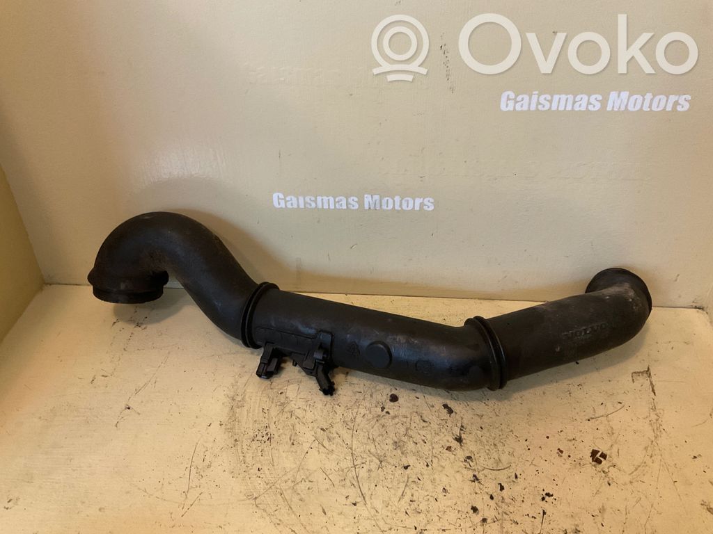 Volvo XC70 Conductă/furtun lichid de răcire motor 