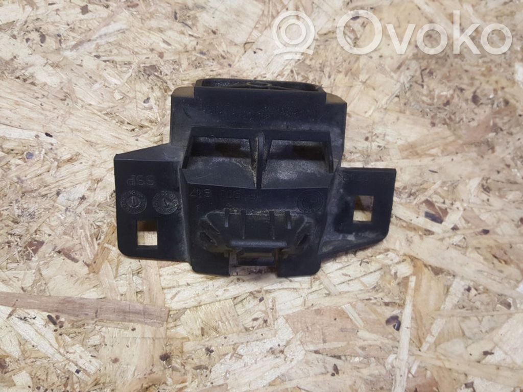 Other engine bay part   6901647