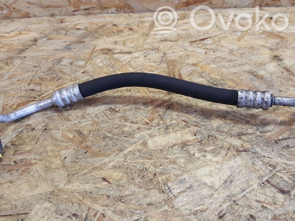 BMW 5 E60 E61 Ilmastointilaitteen putki (A/C) 